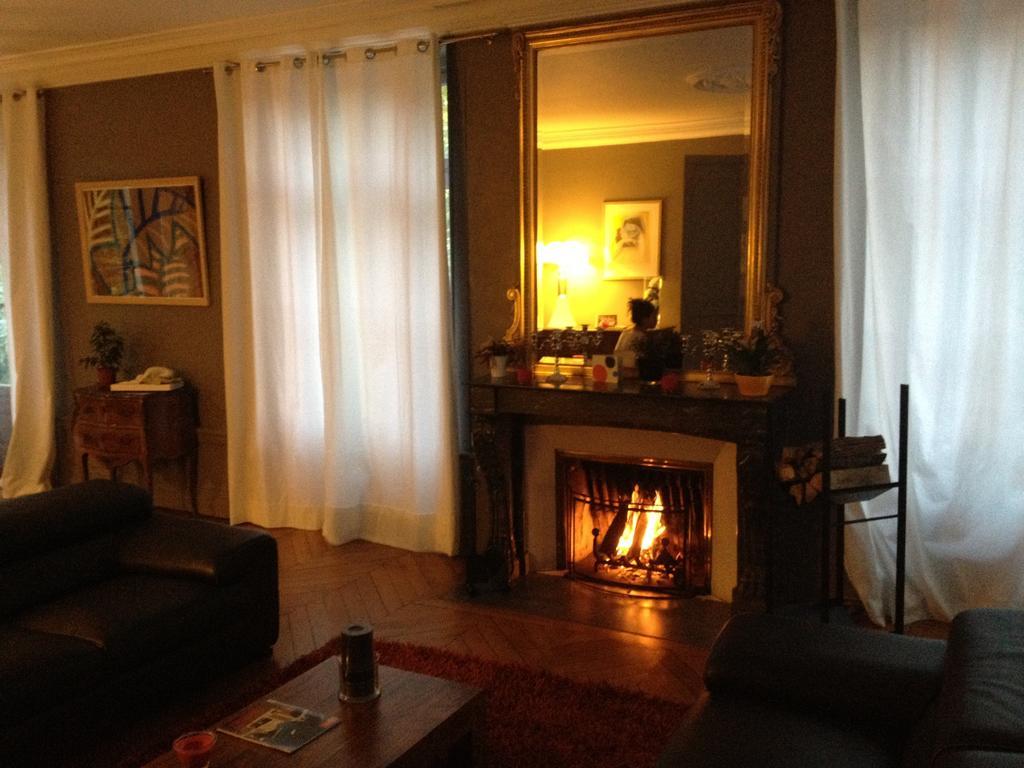 Chambre D'Hotes Les Rives De La Tronne Mer Exterior foto